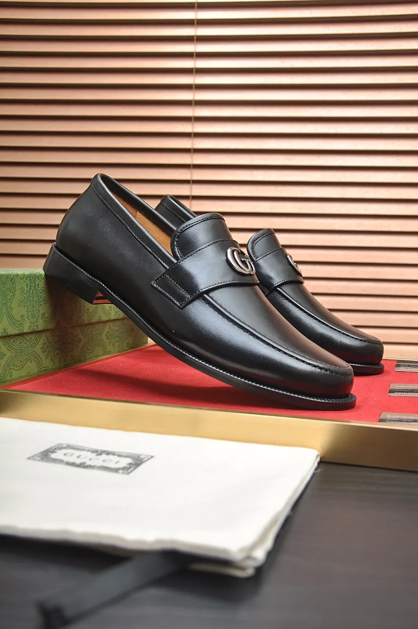 Men's men's shoes💰520💶【GUCCI】 (high-end Niuli) new model🍀Gucci* - top version Gucci classic casual leather shoes! It is made of imported original cowhide and has a comfortable first layer of cowhide lining! Original wear-resistant rubber outsole! High quality products! Code number 38-44!